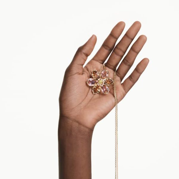 Idyllia pendant and brooch Mixed cuts, Flower, Multicolored, Gold-tone plated - Image 7