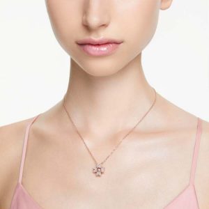 Idyllia pendant Clover, White, Rose gold-tone plated
