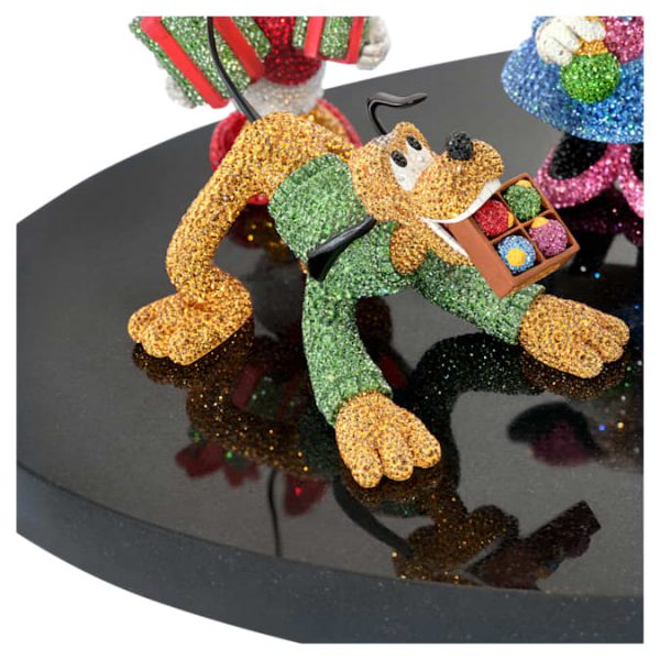 Mickey and Friends Holiday Cheer Limited Edition - Image 3