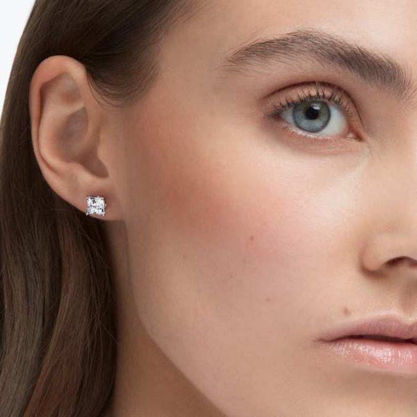 Stilla Attract stud earrings Square cut, White, Rhodium plated - Image 6