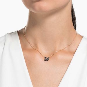 Swan pendant Swan, Small, Black, Rose gold-tone plated