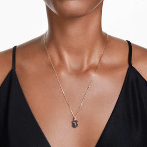 Swan pendant Swan, Small, Black, Rose gold-tone plated