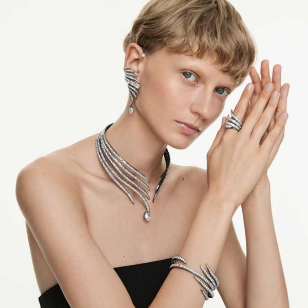 The Vienna Collection ear cuffs Feather, Large, White, Ruthenium plated - Image 6